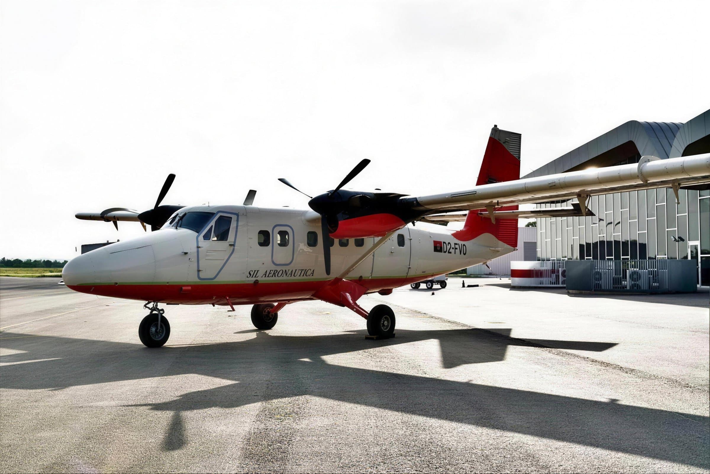 Twin Otter da SJL Aeronáutica estacionado na placa